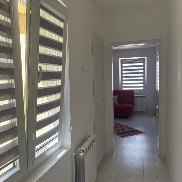 Red Apartment - One-Bedroom Apartment - 7