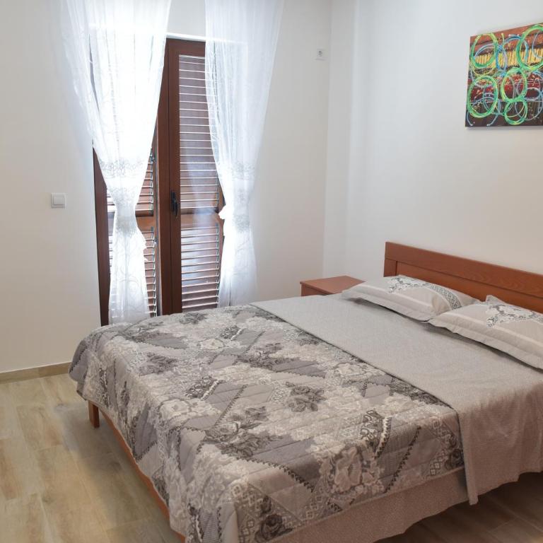 Apartmani Centar Igalo - Apartment with Sea View and Terrace A1 - 5