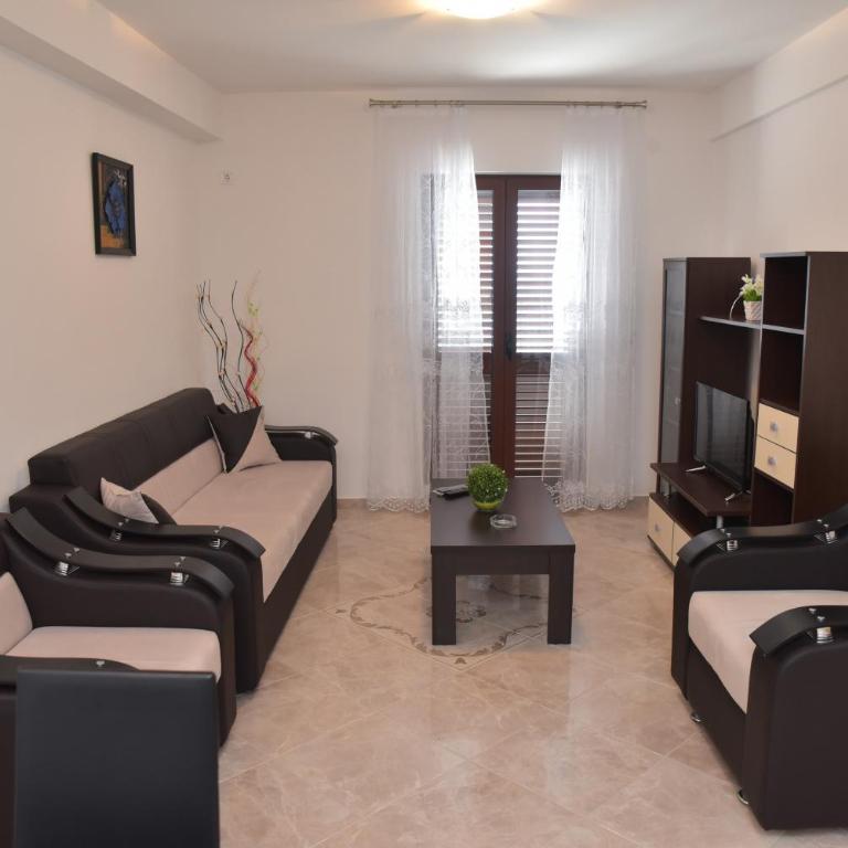 Apartmani Centar Igalo - Apartment with Sea View and Terrace A1 - 7