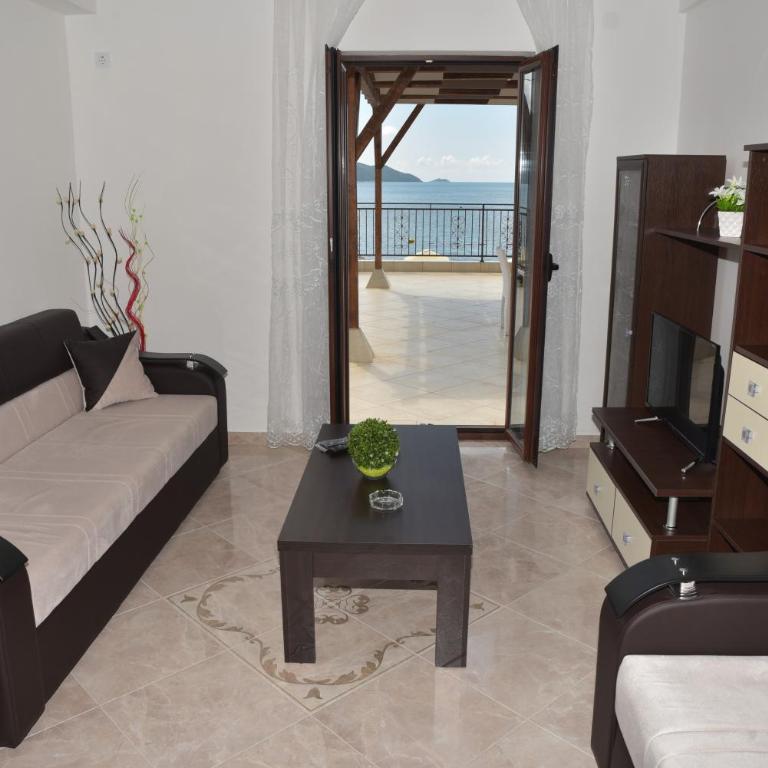 Apartmani Centar Igalo - Apartment with Sea View and Terrace A1 - 9