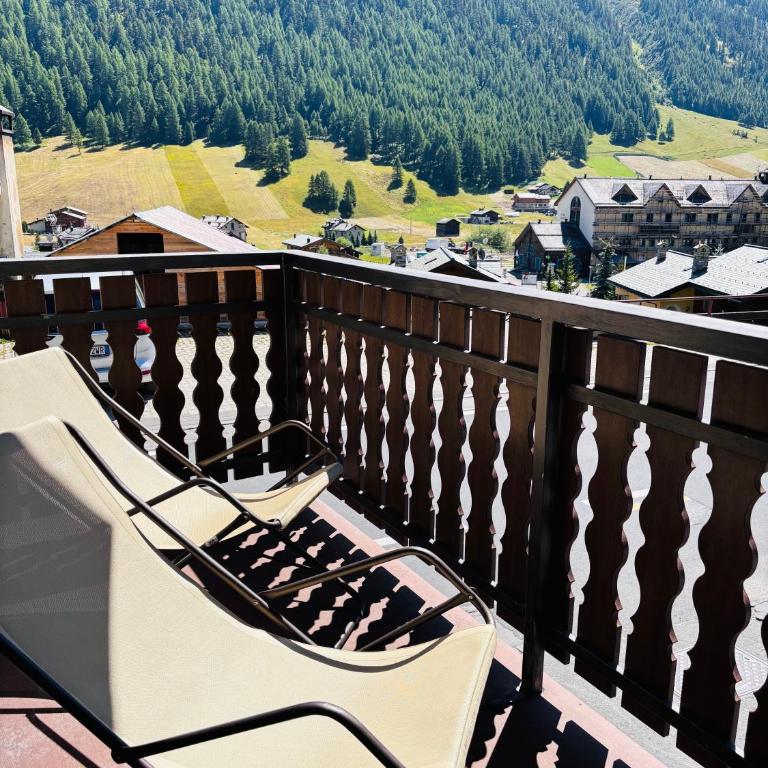 Chalet Nicolin - Apartment with View and Balcony - 10
