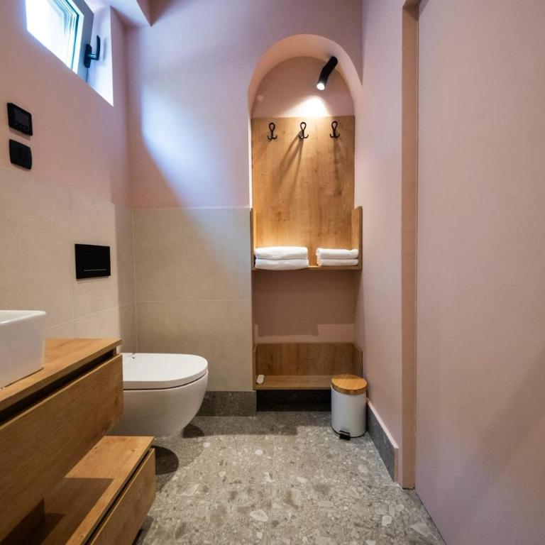 Boutique Hotel Lux Rooms B-Five - Suite sa Bračnim Krevetom (Queen-size) i Spa Kadom - 10