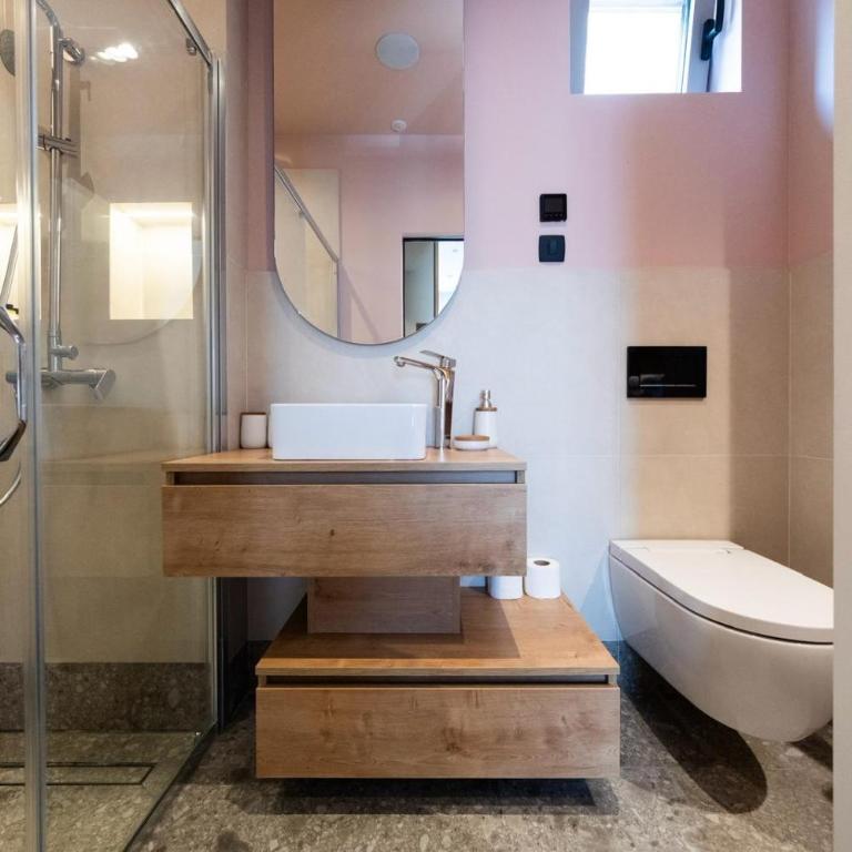 Boutique Hotel Lux Rooms B-Five - Suite sa Bračnim Krevetom (Queen-size) i Spa Kadom - 14
