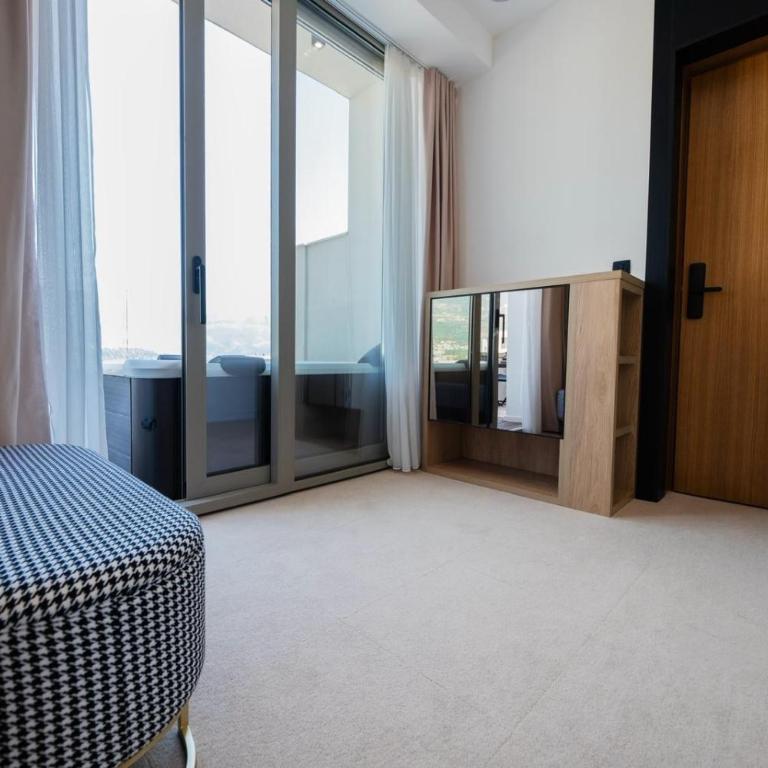 Boutique Hotel Lux Rooms B-Five - Suite sa Bračnim Krevetom (Queen-size) i Spa Kadom - 27