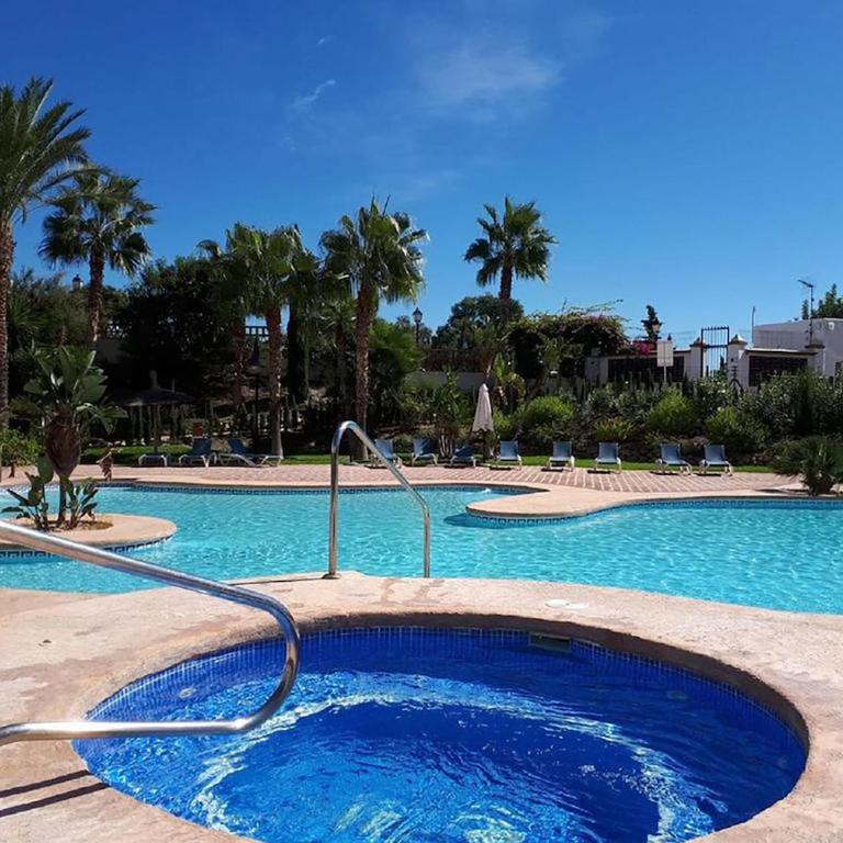 Ground floor apt with terrace in front of the pool - Apartamento de 2 dormitorios - 2