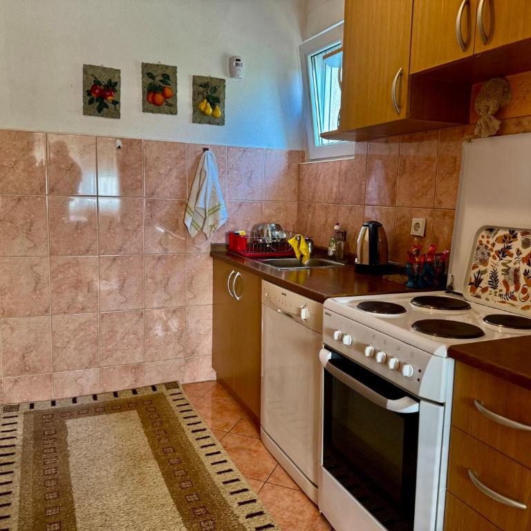 Apartment Rest Mostar Zalik - Three-Bedroom Apartment with Balcony - 10