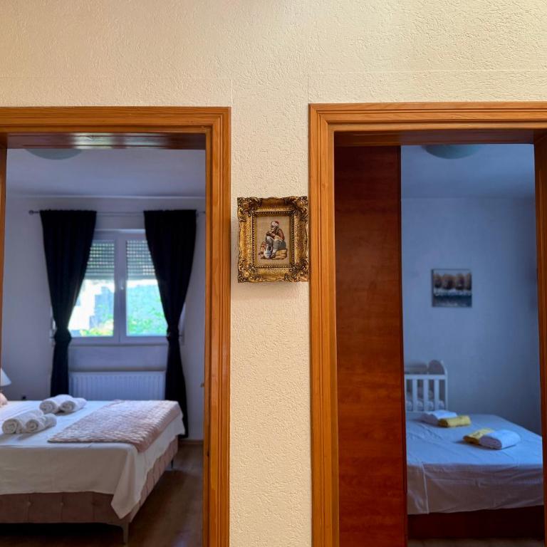 Apartment Rest Mostar Zalik - Three-Bedroom Apartment with Balcony - 3
