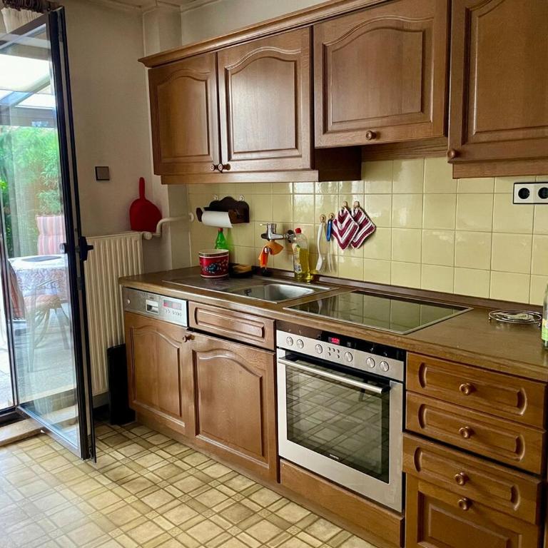 Spacious 3BR House with 2 Parking Spaces & Garden - Haus mit 3 Schlafzimmern - 22