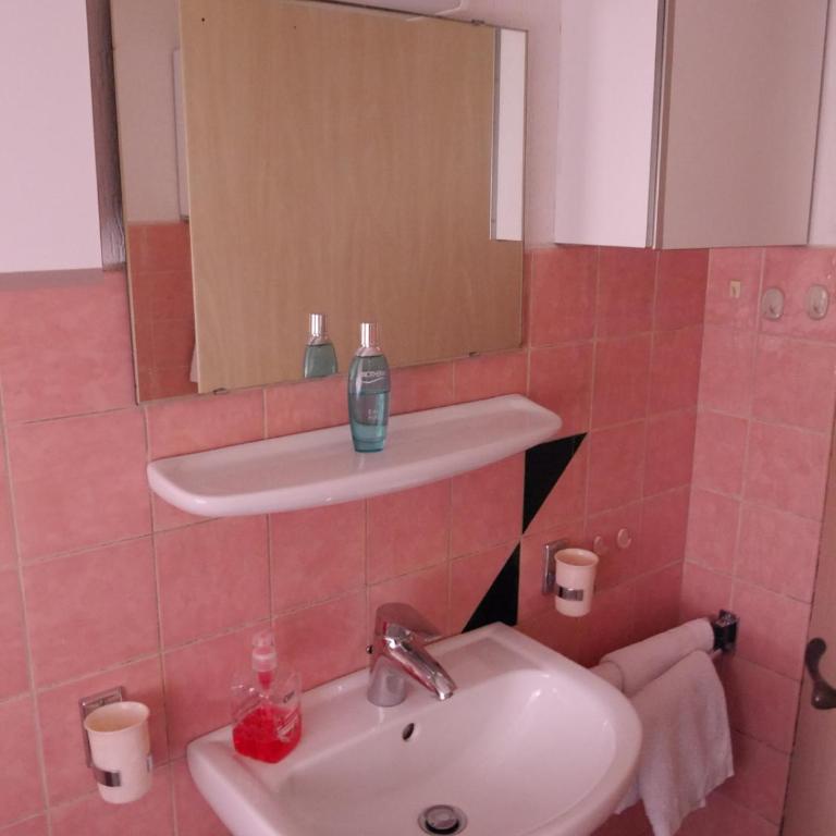 Spacious 3BR House with 2 Parking Spaces & Garden - Haus mit 3 Schlafzimmern - 19