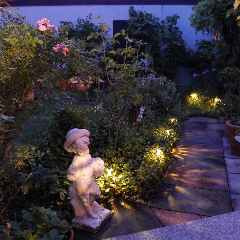 Spacious 3BR House with 2 Parking Spaces & Garden - Haus mit 3 Schlafzimmern - 36