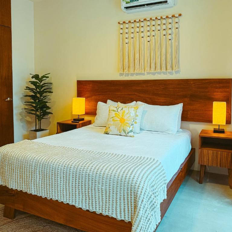 La Linda Luxury Two Story Apartment Huge Terrace Next to the Pool - Two-Bedroom Deluxe Apartment with Garden View - 4