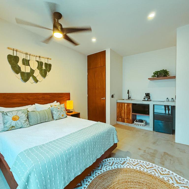 La Linda Luxury Two Story Apartment Huge Terrace Next to the Pool - Two-Bedroom Deluxe Apartment with Garden View - 8