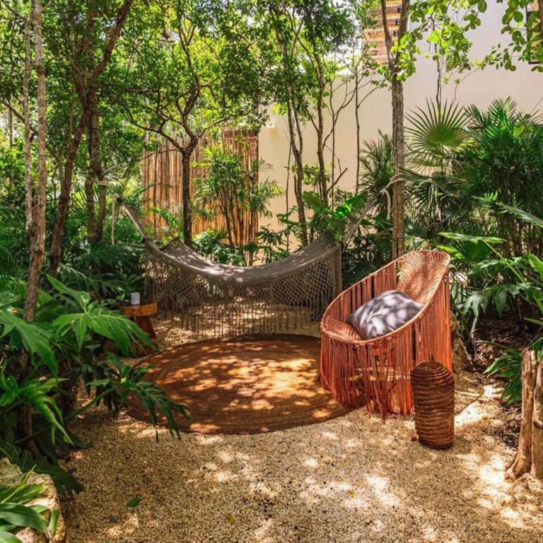 La Linda Luxury Two Story Apartment Huge Terrace Next to the Pool - Two-Bedroom Deluxe Apartment with Garden View - 67
