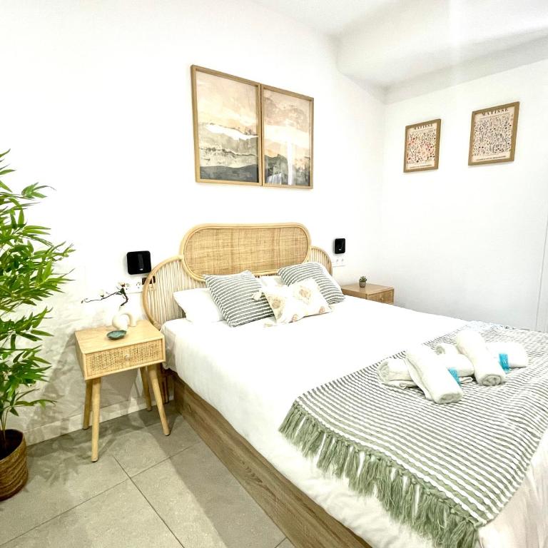 Designer and Quiet Studio 5 min to Maria Zambrano Station and 15 min walk to Beach - Habitación Doble Deluxe - 13