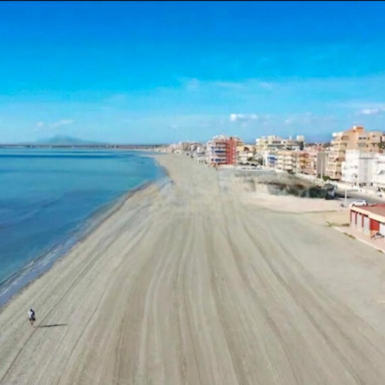 Grand appartement bord de mer refait à neuf 3 chambres - Apartamento de 3 dormitorios con vistas al mar - 2