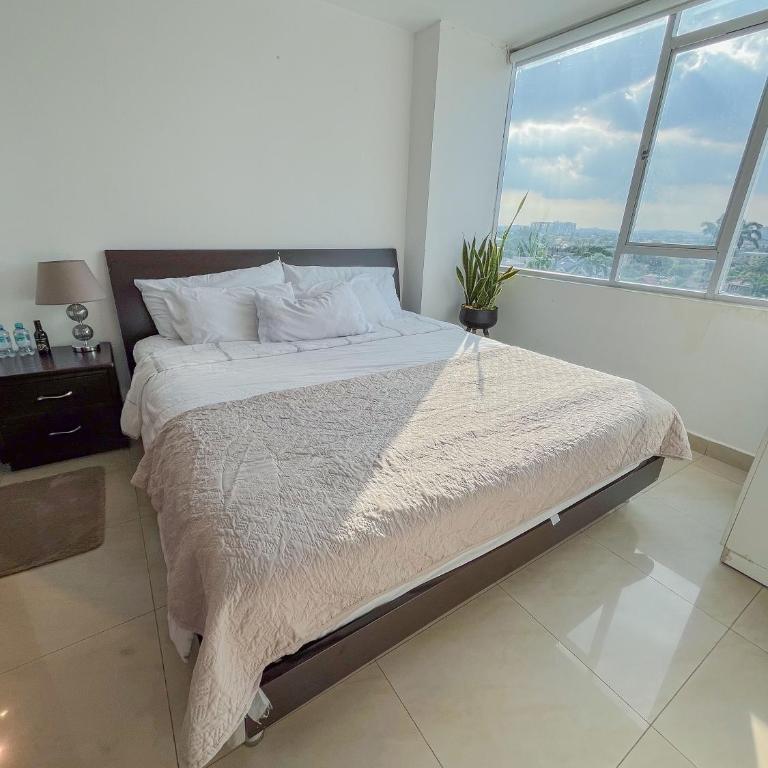 Gran Propiedad En Samborondon - Apartamento de 1 dormitorio - 1