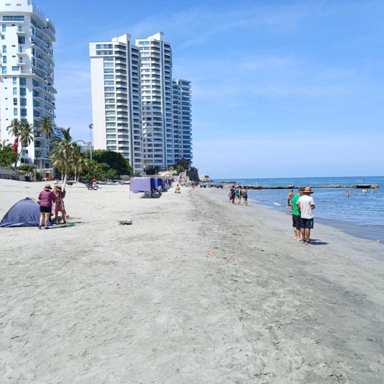 Apartamento en Rodadero cerca al mar con parqueadero privado - Two-Bedroom Apartment - 12