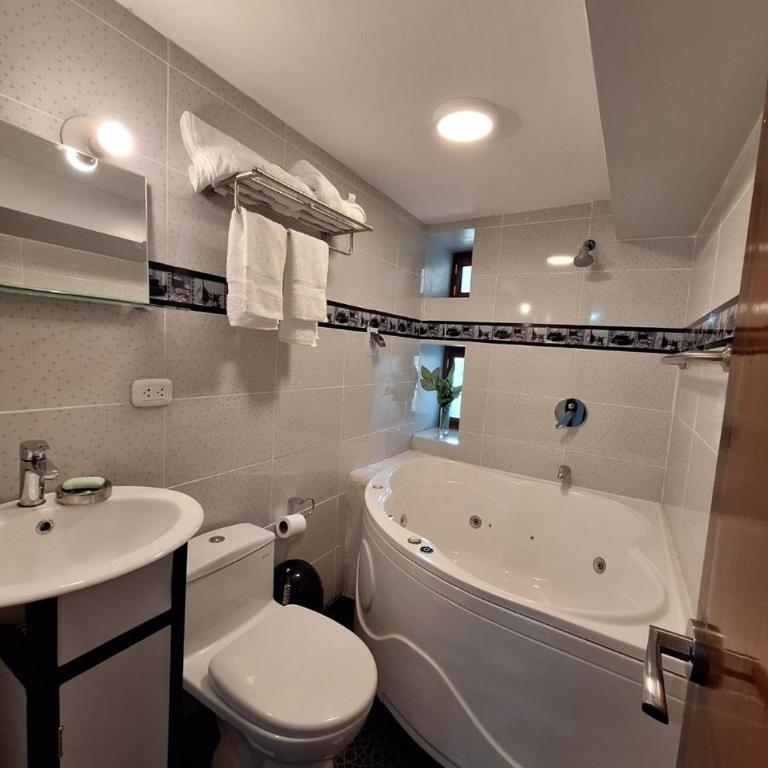 Luxury refuge with jacuzzi and epic views - Two-Bedroom House - 18