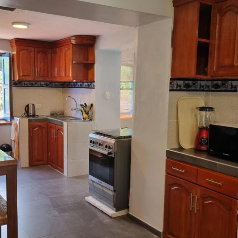 Luxury refuge with jacuzzi and epic views - Two-Bedroom House - 34