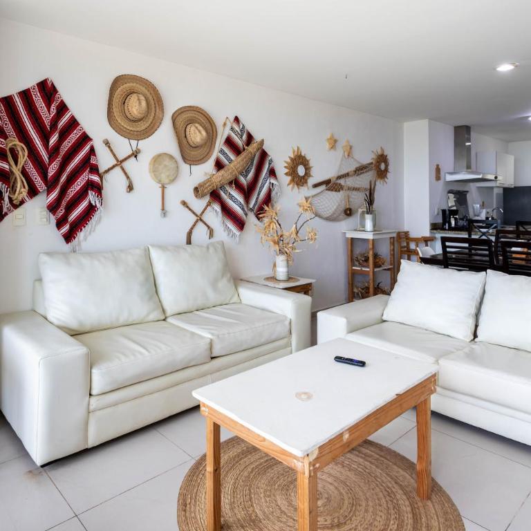 Beachfront Condo AC Pool WiFi Laundry - Apartamento de 2 dormitorios con balcón y vistas al mar - 13