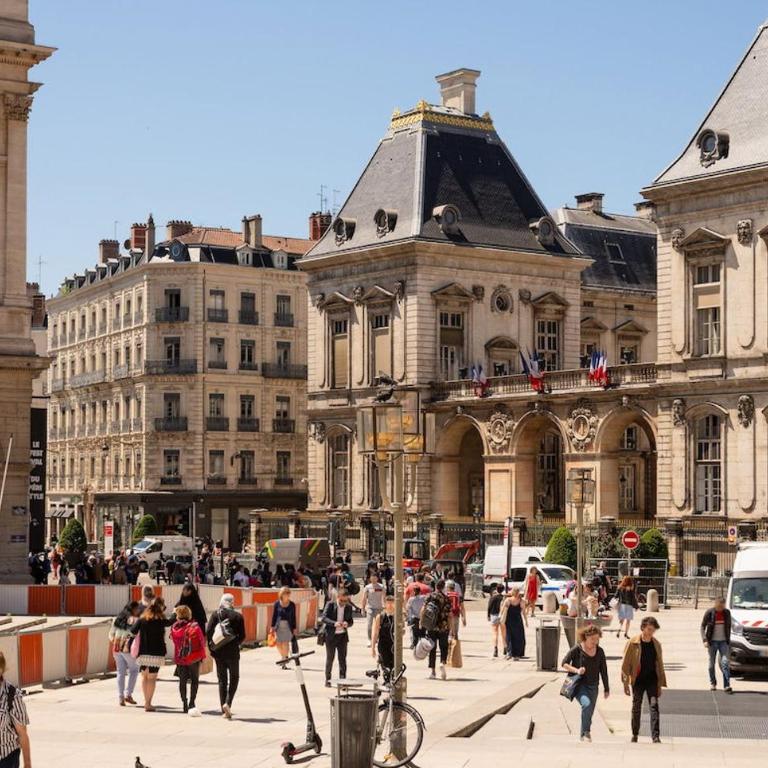 Le Haussman 4 places - Louis Pradel - Netflix - Appartement - 18