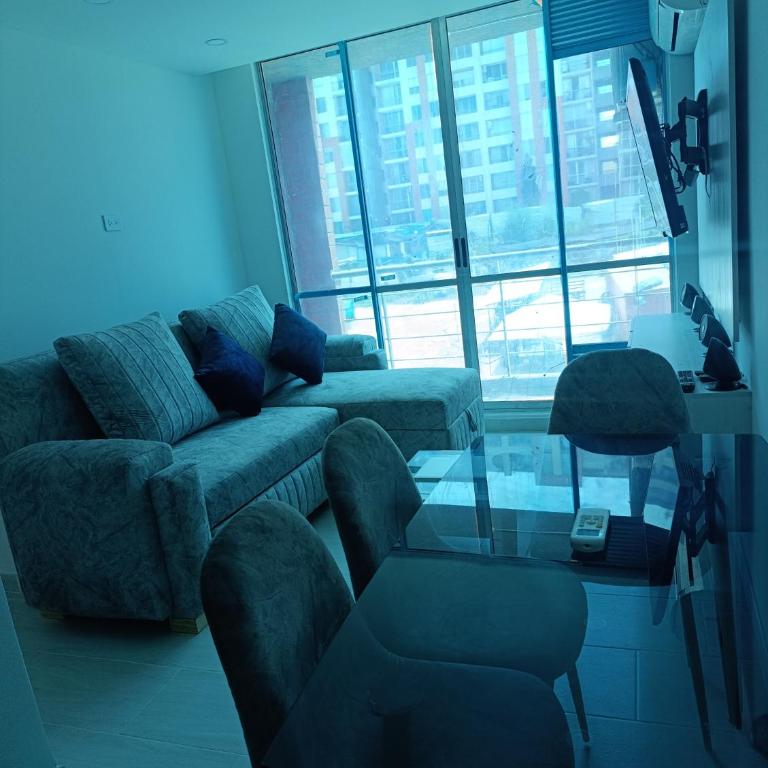 Espectacular Apartamento vía el Peñón - Three-Bedroom Apartment - 13