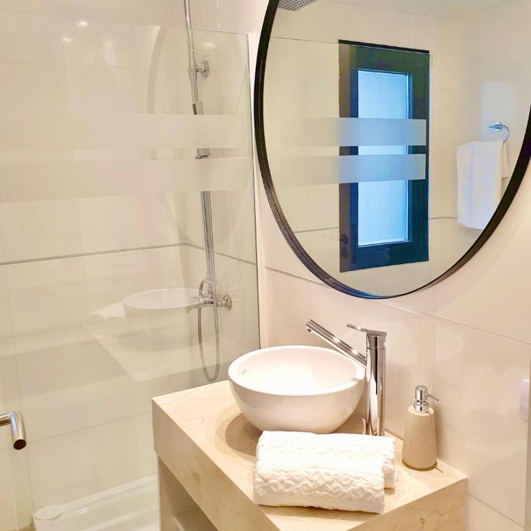 Dpto Amplio y Moderno, frente al Mar, con Cochera - Apartamento de 2 dormitorios - 15