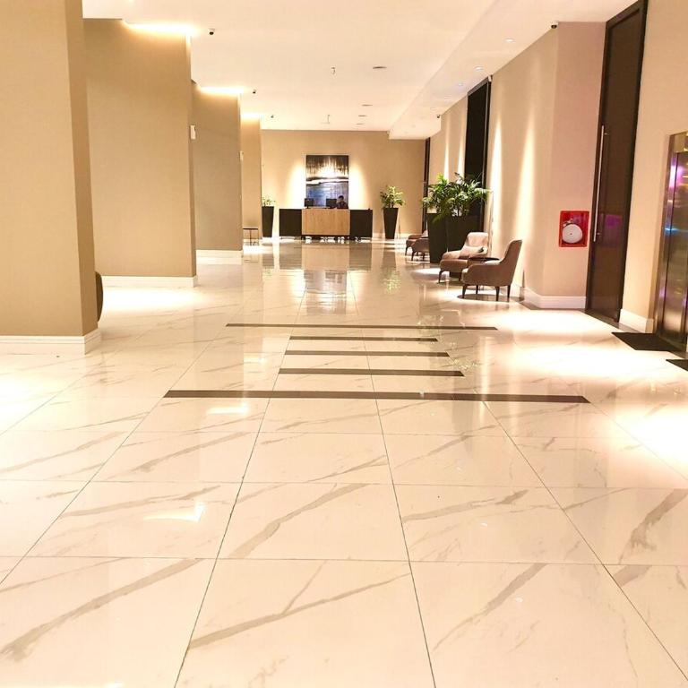 Dpto Amplio y Moderno, frente al Mar, con Cochera - Apartamento de 2 dormitorios - 5