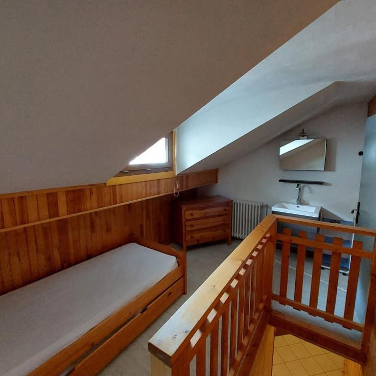 Duplex spacieux 4 pièces pour 8 personnes avec balcon, animaux acceptés - FR-1-263-612 - Apartment - 9