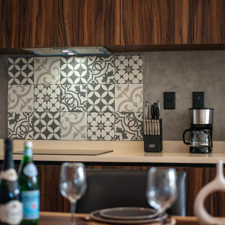 Unwind | Private Balcony & Rooftop Pools | Casago - Apartamento Estudio con cama grande - 18