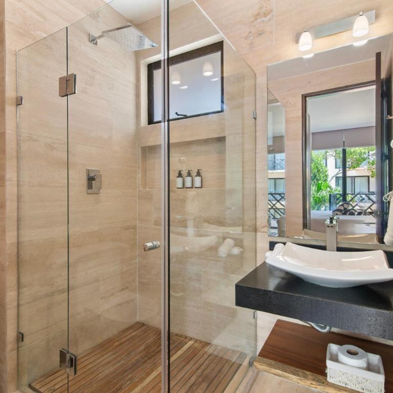 Unwind | Private Balcony & Rooftop Pools | Casago - Apartamento Estudio con cama grande - 22