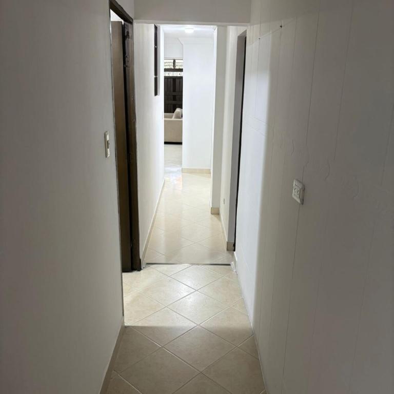 Apto en Laureles, 4 Habitaciones Ideal para Grupos - Apartment - 2