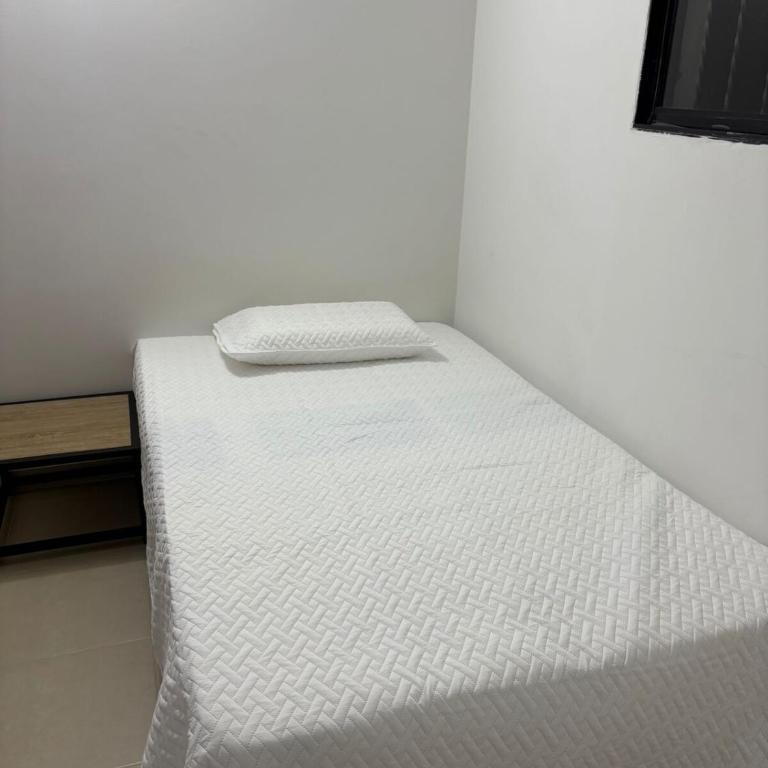 Apto en Laureles, 4 Habitaciones Ideal para Grupos - Apartment - 5