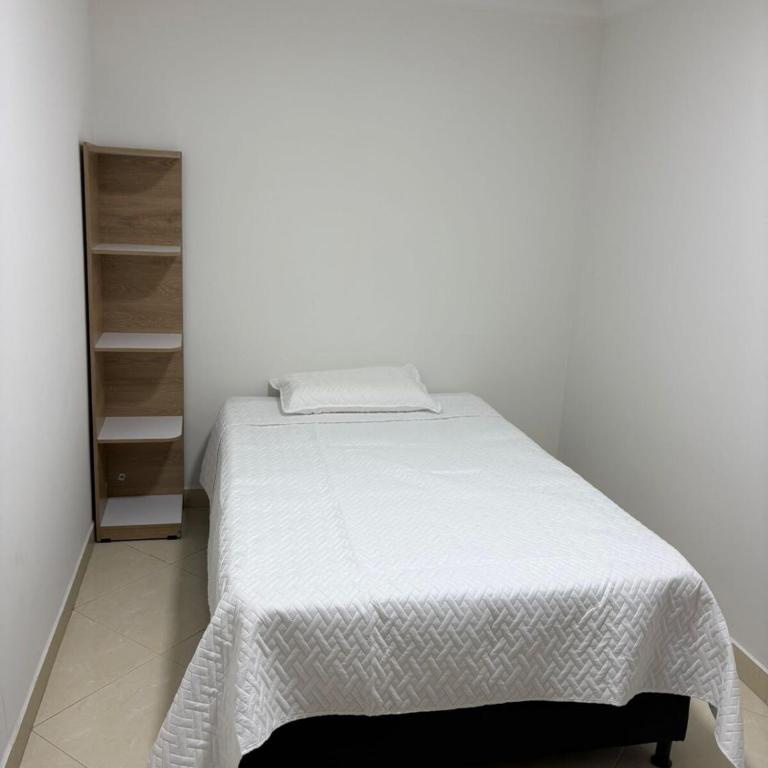 Apto en Laureles, 4 Habitaciones Ideal para Grupos - Apartment - 9