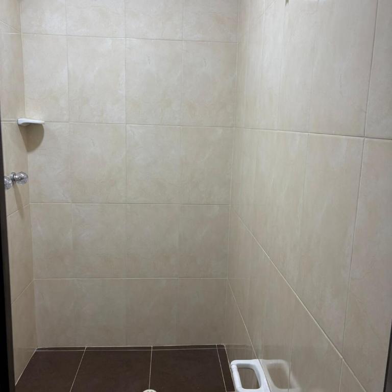 Apto en Laureles, 4 Habitaciones Ideal para Grupos - Apartment - 12