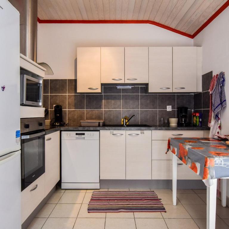 Poolside Escape by Arcachon - Ferienhaus mit 4 Zimmern - 3