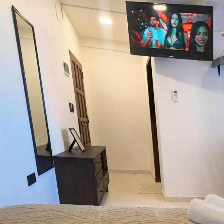 Sarao - Double Room with Private Bathroom - 8