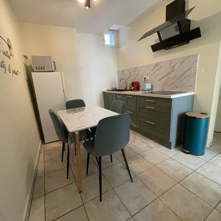 Bleu du Sud Clim 4 personnes Beziers Centre IUT - Appartement 1 Chambre - 24