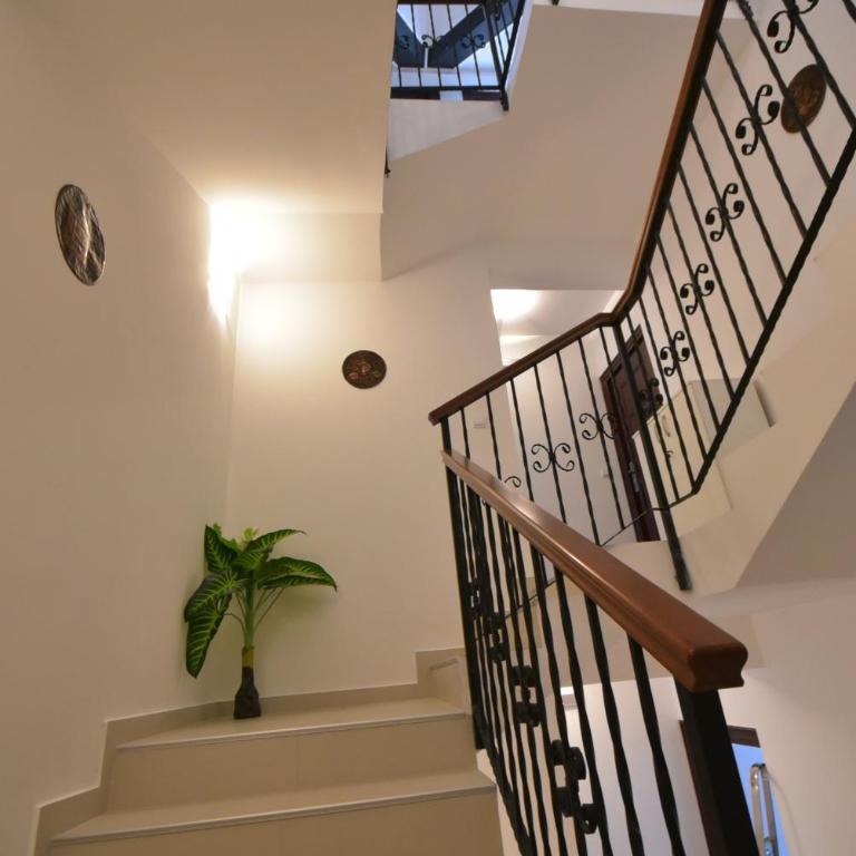 Apartmani Centar Igalo - Apartment with Sea View and Balcony A4 - 13