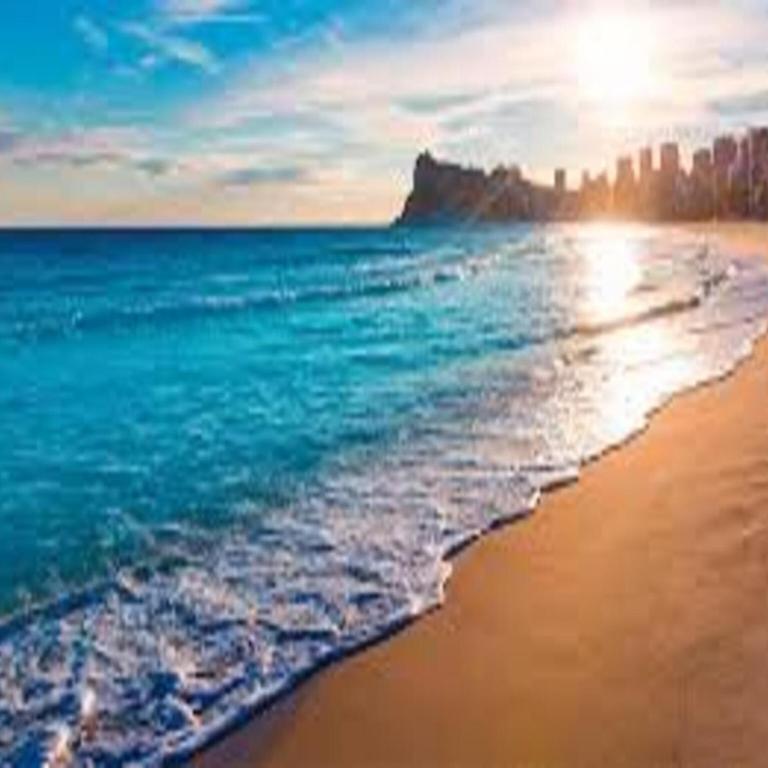 Stylish Benidorm Beach Stay - One-Bedroom Apartment - 32