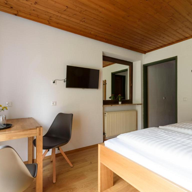 Hotel Landhaus Ausswinkl - Budget Dreibettzimmer - 4