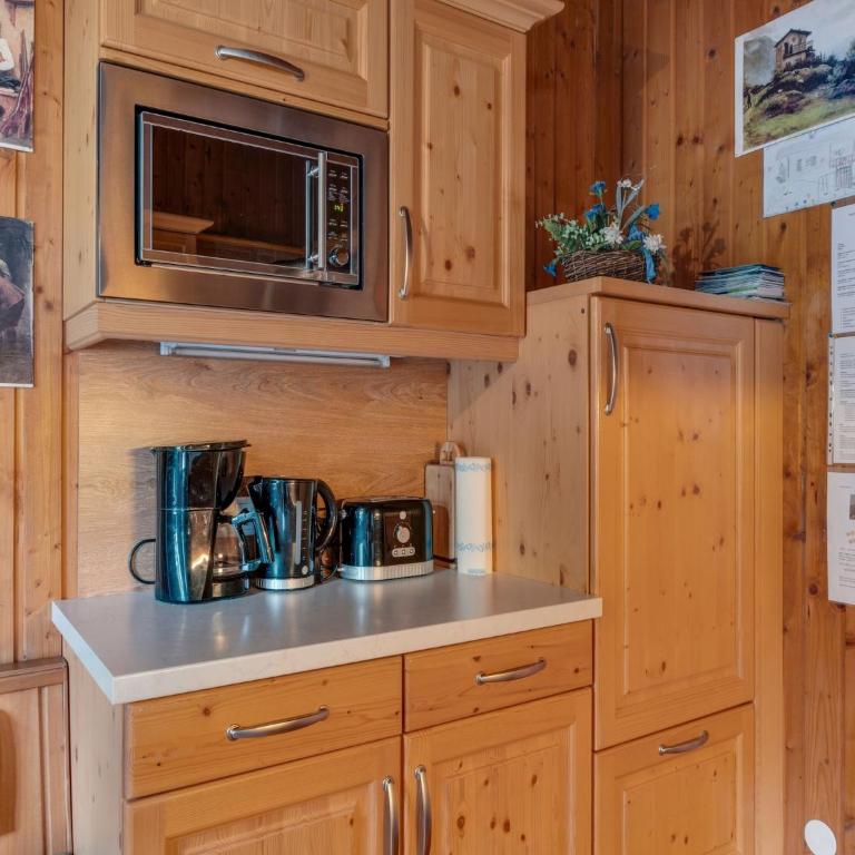 Chalet in Mörtschach near Ski Slopes - Chalet mit 2 Schlafzimmern - 4