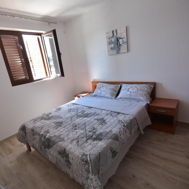 Apartmani Centar Igalo - Apartment with Sea View and Balcony A4 - 7