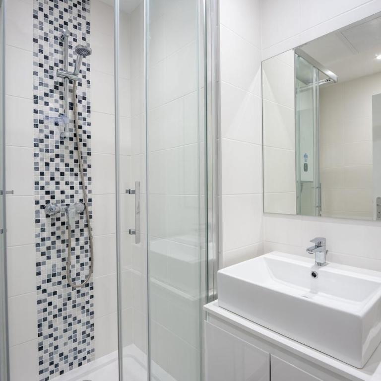 Résidence Coliving Bordeaux : Chambres Privées Tout Inclus - Chambre Double avec Salle de Bains Privative - 1