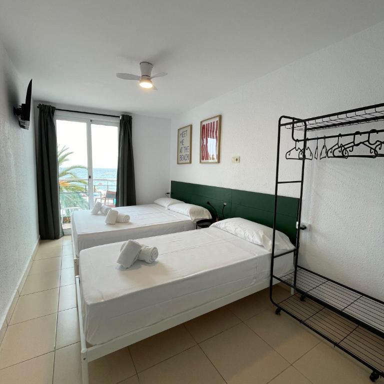 Hostal Blanc Lloret - Habitación Triple Superior - 1