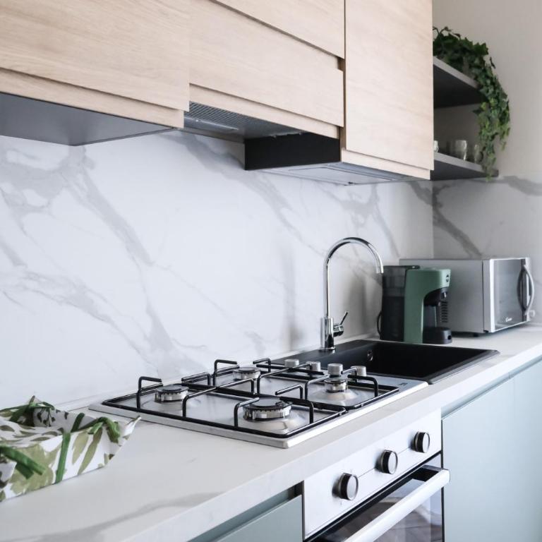 Milazzo Holiday Apartments&Rooms - LiveLoveTravel - Appartamento con Balcone - 24