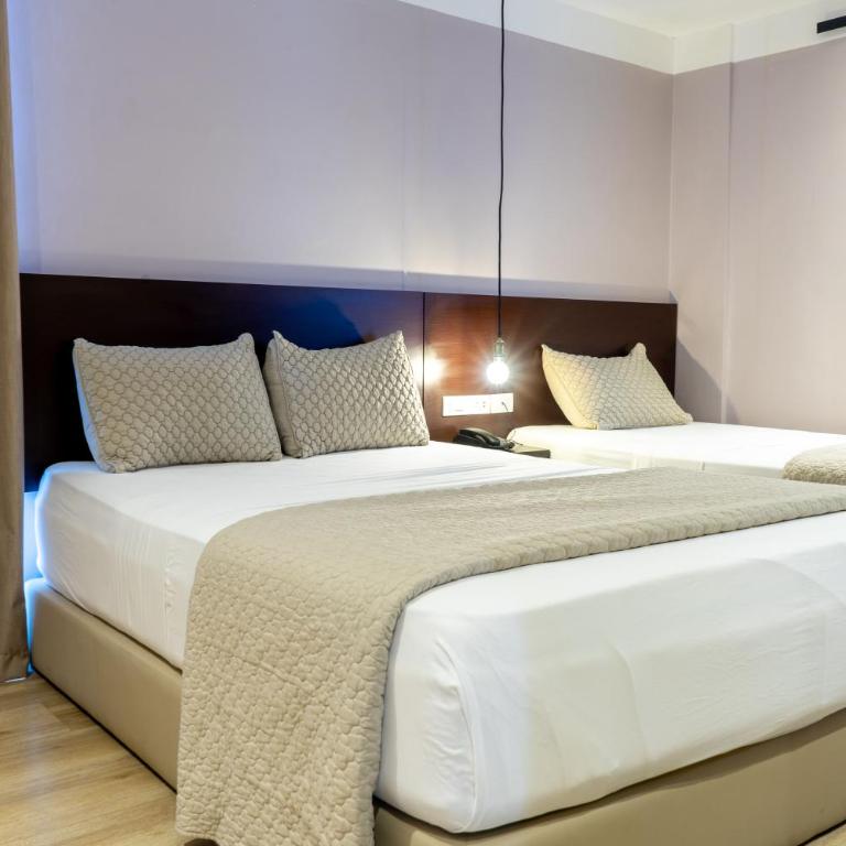 Hotel Grand Galaxie - Deluxe Triple Room - 5