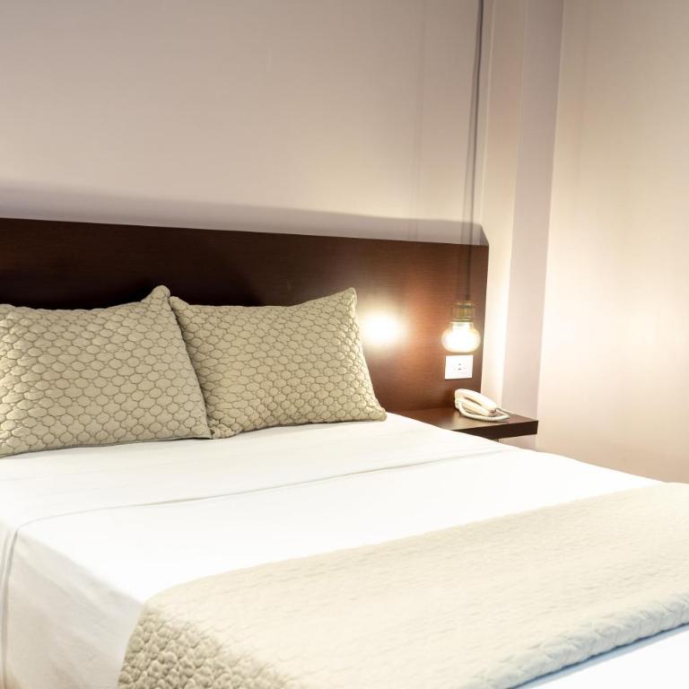Hotel Grand Galaxie - Deluxe Room - 6