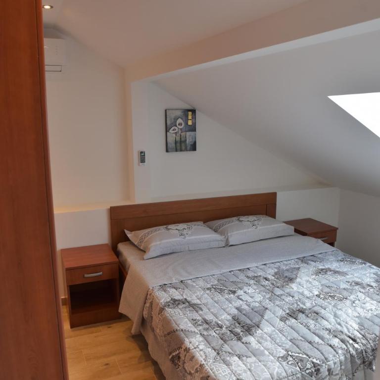 Apartmani Centar Igalo - Apartment with Sea View - Attic A5 - 6