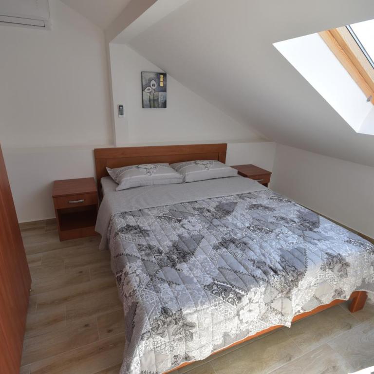 Apartmani Centar Igalo - Apartment with Sea View - Attic A5 - 11